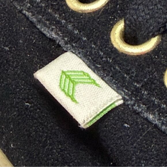 Krost cariuma Black Canvas Sneakers with Gold Eyelets size 9 - Picture 3 of 8